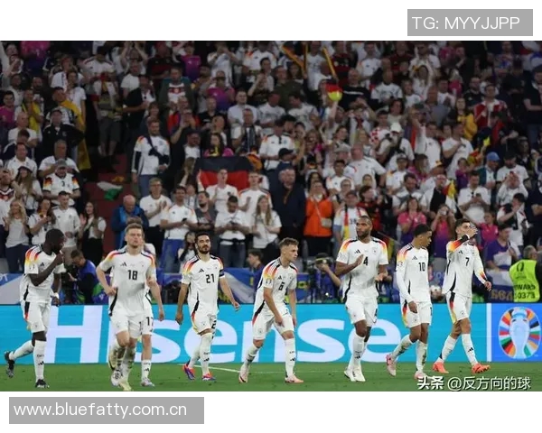 足球明星联队竞技赛精彩纷呈球迷热情高涨的盛大赛事